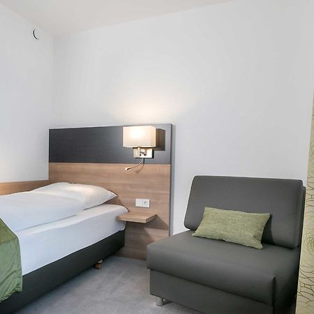 Hotel Kern Garni Walddorf  Экстерьер фото
